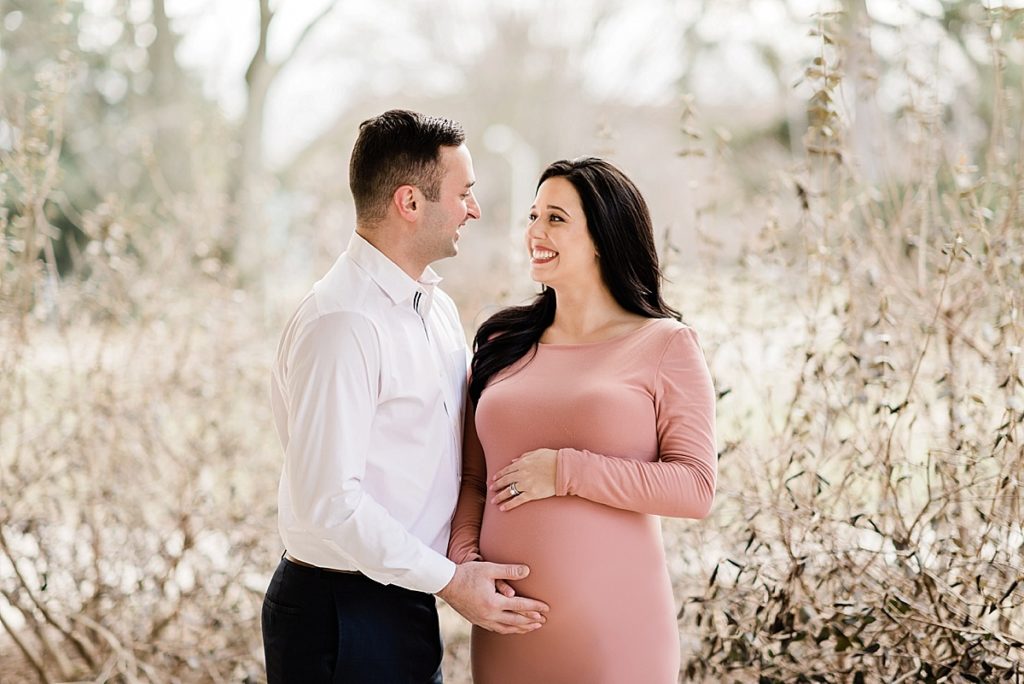 Cold weather maternity photos in March in East Lansing, Michigan